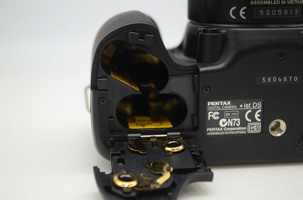 良品 PENTAX ペンタックス *ist DS + smc PENTAX DA 18-55mm F3.5-5.6 AL レンズキット デジタル一眼レフカメラ 251031e