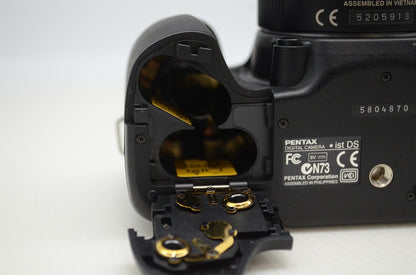 良品 PENTAX ペンタックス *ist DS + smc PENTAX DA 18-55mm F3.5-5.6 AL レンズキット デジタル一眼レフカメラ 251031e