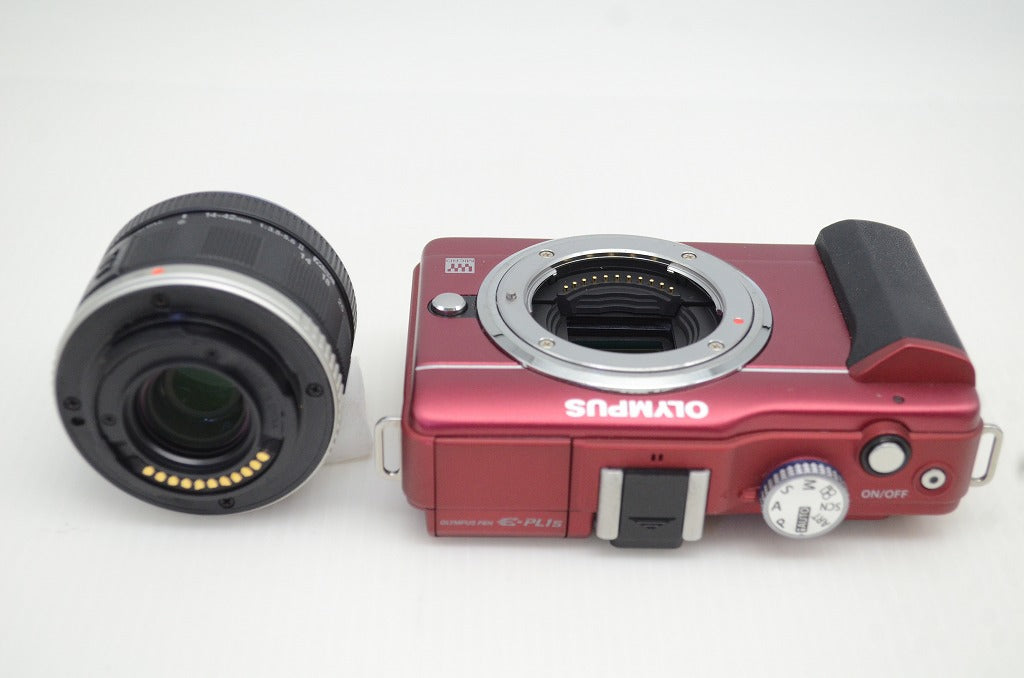 美品 OLYMPUS PEN Lite  E-PL1s ボディ + M.ZUIKO DIGITAL 14-42mm II レンズキット ミラーレス レッド 元箱付 251028m