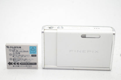 FUJIFILM フジフィルム FinePix Z2 コンパクトデジタルカメラ ホワイト 250605s