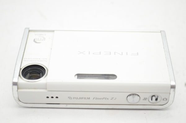 FUJIFILM フジフィルム FinePix Z2 コンパクトデジタルカメラ