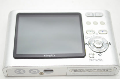 FUJIFILM フジフィルム FinePix Z2 コンパクトデジタルカメラ ホワイト 250605s
