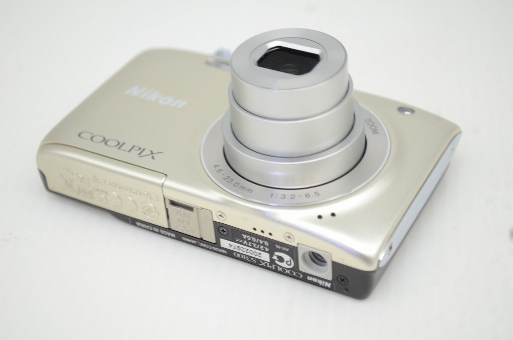 美品 Nikon ニコン COOLPIX S3100 コンパクトデジタルカメラ シルバー 251101w