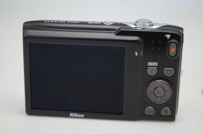 美品 Nikon ニコン COOLPIX S3100 コンパクトデジタルカメラ シルバー 251101w