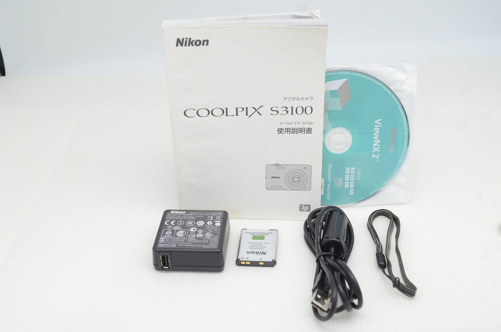 美品 Nikon ニコン COOLPIX S3100 コンパクトデジタルカメラ シルバー 251101w