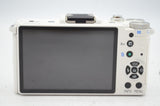 良品 PENTAX ペンタックス Q ボディ ミラーレス一眼カメラ ホワイト 元箱付 250820am