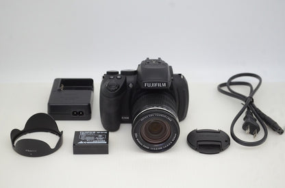 美品 FUJIFILM フジフィルム FinePix HS30EXR デジタルカメラ 251106a
