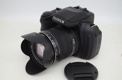 美品 FUJIFILM フジフィルム FinePix HS30EXR デジタルカメラ 251106a