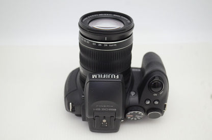 美品 FUJIFILM フジフィルム FinePix HS30EXR デジタルカメラ 251106a