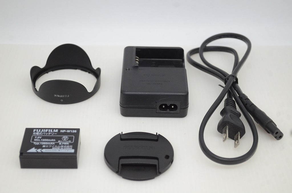 美品 FUJIFILM フジフィルム FinePix HS30EXR デジタルカメラ 251106a