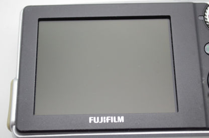 良品 FUJIFILM フジフイルム FinePix F40fd コンパクトデジタルカメラ シルバー 元箱付 250826g
