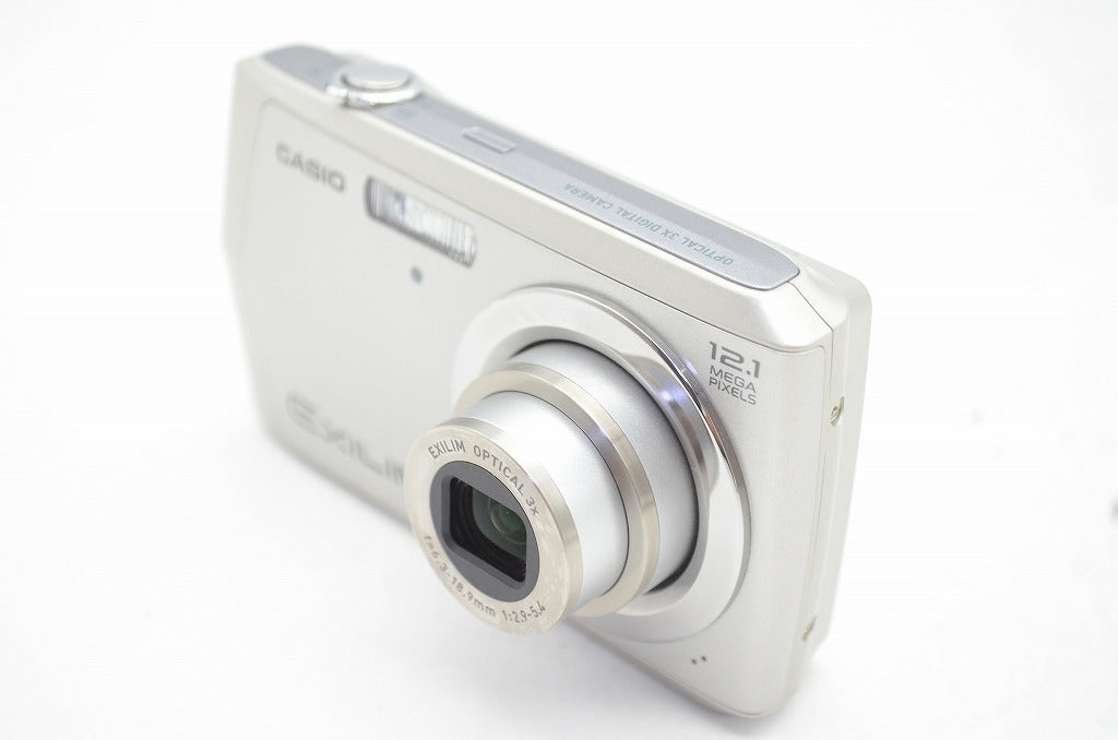 CASIO EXILIM コンパクトデジタルカメラ シルバー 71UHSxeoYiL._UF350,350_QL50_.jpg