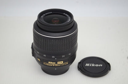 美品 Nikon ニコン AF-S DX NIKKOR 18-55mm F3.5-5.6G VR APS-C ズームレンズ 251104s