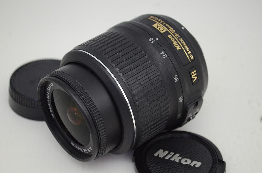 美品 Nikon ニコン AF-S DX NIKKOR 18-55mm F3.5-5.6G VR APS-C ズームレンズ 251104s