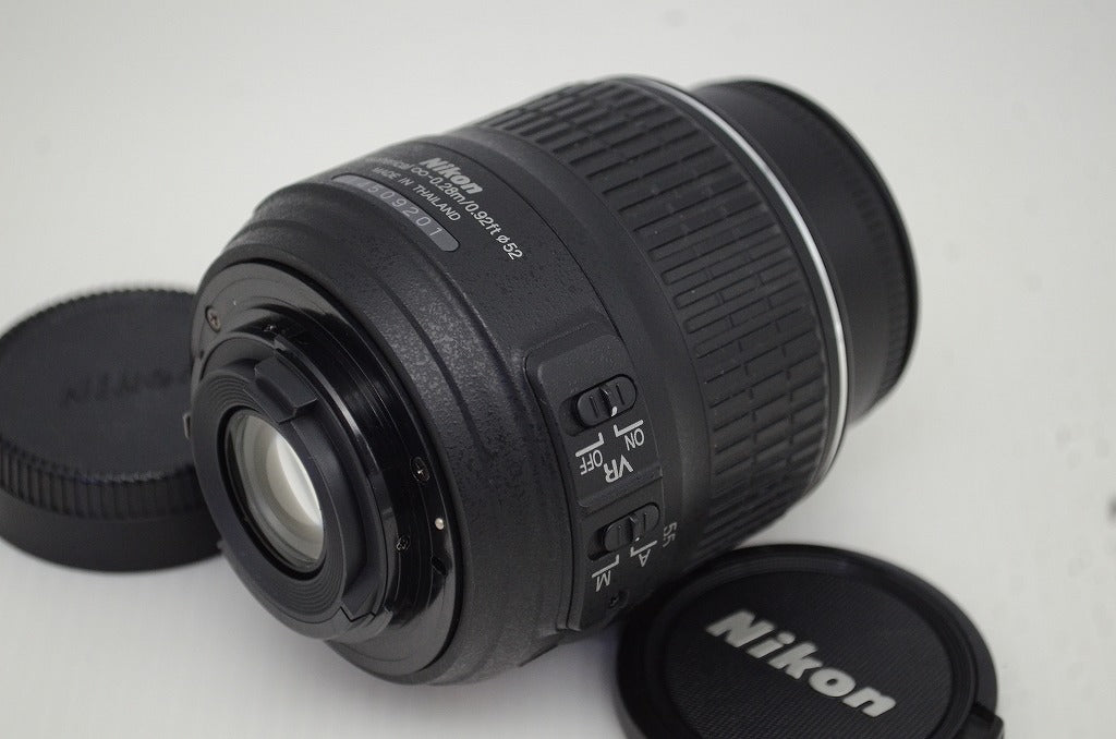 美品 Nikon ニコン AF-S DX NIKKOR 18-55mm F3.5-5.6G VR APS-C ズームレンズ 251104s