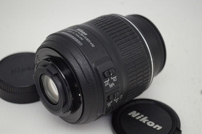 美品 Nikon ニコン AF-S DX NIKKOR 18-55mm F3.5-5.6G VR APS-C ズームレンズ 251104s