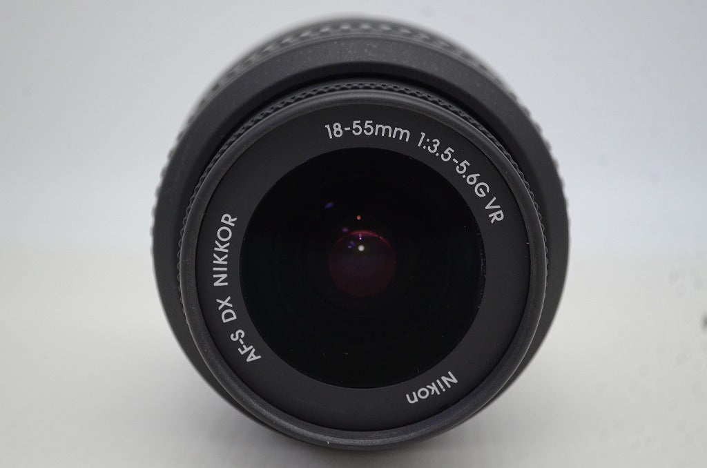 美品 Nikon ニコン AF-S DX NIKKOR 18-55mm F3.5-5.6G VR APS-C ズームレンズ 251104s