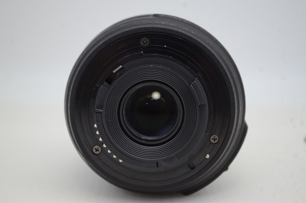 美品 Nikon ニコン AF-S DX NIKKOR 18-55mm F3.5-5.6G VR APS-C ズームレンズ 251104s