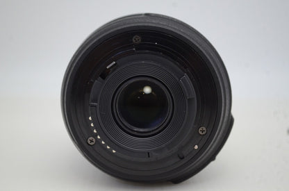 美品 Nikon ニコン AF-S DX NIKKOR 18-55mm F3.5-5.6G VR APS-C ズームレンズ 251104s