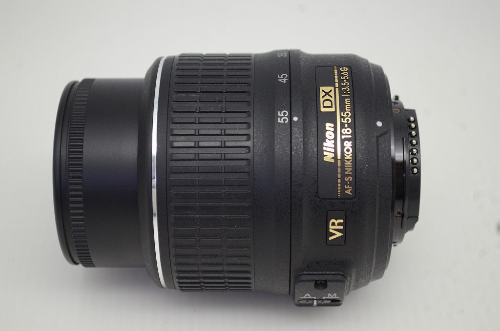 美品 Nikon ニコン AF-S DX NIKKOR 18-55mm F3.5-5.6G VR APS-C ズームレンズ 251104s