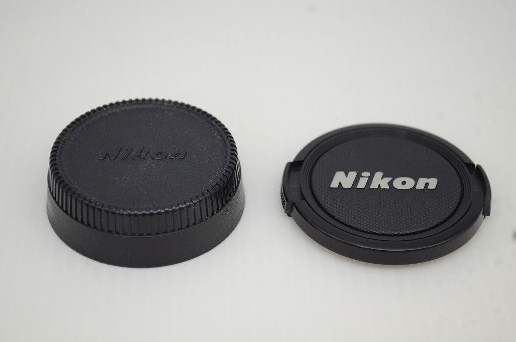 美品 Nikon ニコン AF-S DX NIKKOR 18-55mm F3.5-5.6G VR APS-C ズームレンズ 251104s