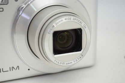 良品 CASIO カシオ EXILIM EX-ZS180 コンパクトデジタルカメラ シルバー 元箱付 251104b