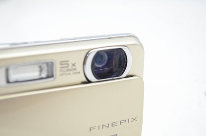良品 FUJIFILM フジフィルム FinePix Z800EXR コンパクトデジタルカメラ ゴールド 250825a
