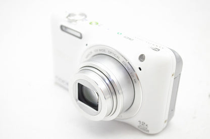 美品 Nikon ニコン COOLPIX S6600 コンパクトデジタルカメラ ナチュラルホワイト 250827a