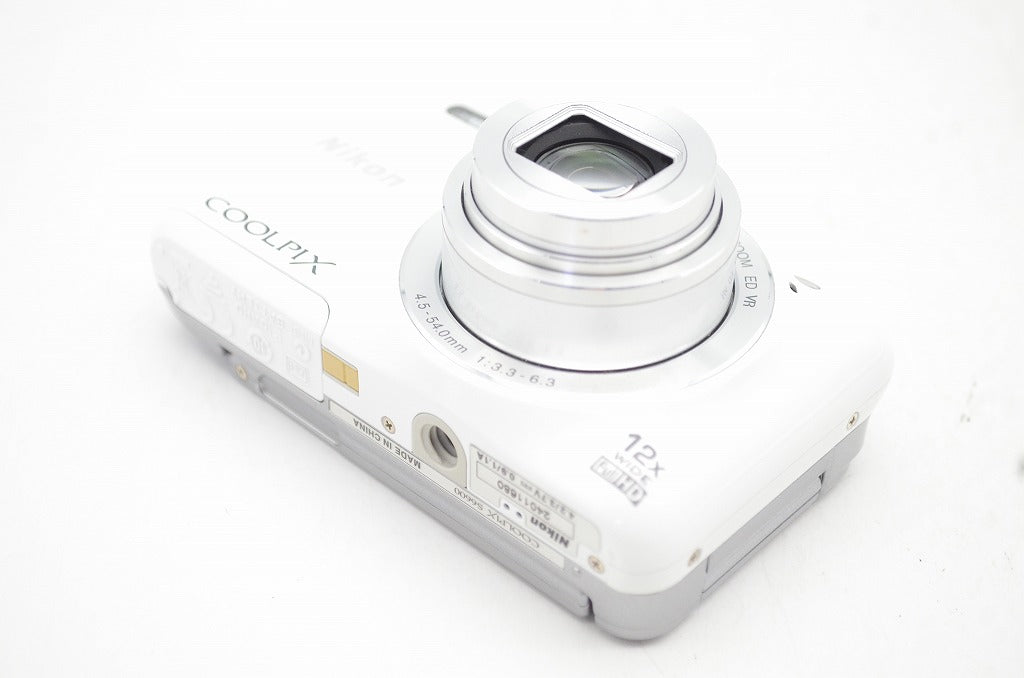 美品 Nikon ニコン COOLPIX S6600 コンパクトデジタルカメラ ナチュラルホワイト 250827a