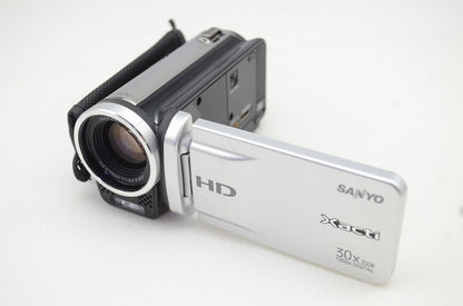 美品 SANYO サンヨー Xacti DMX-TH1 デジタルビデオカメラ シルバー 元箱付 251104q