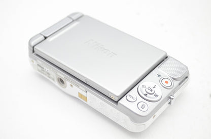 美品 Nikon ニコン COOLPIX S6600 コンパクトデジタルカメラ ナチュラルホワイト 250827a