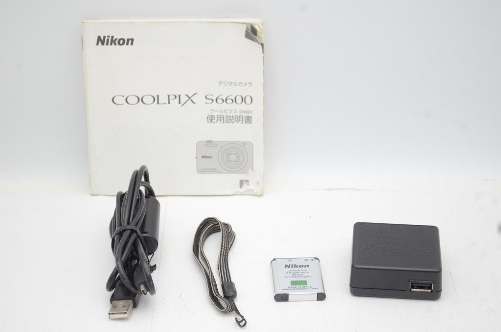 美品 Nikon ニコン COOLPIX S6600 コンパクトデジタルカメラ ナチュラルホワイト 250827a
