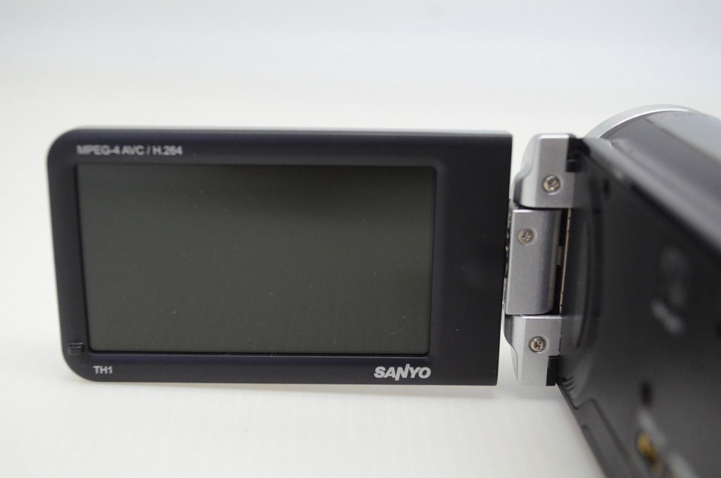 美品 SANYO サンヨー Xacti DMX-TH1 デジタルビデオカメラ シルバー 元箱付 251104q