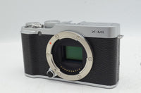 美品 FUJIFILM フジフイルム X-M1 ボディ ミラーレス一眼カメラ シルバー 241220z