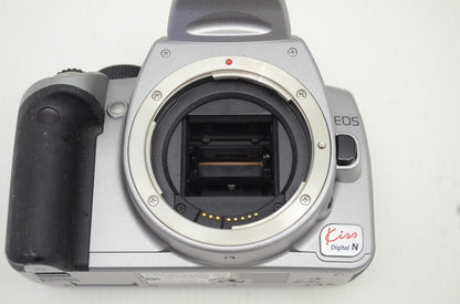 Canon キヤノン EOS Kiss Digital N ボディ デジタル一眼レフカメラ シルバー 251101ah