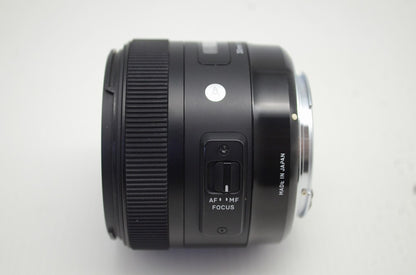 良品 SIGMA シグマ Art 30mm F1.4 DC HSM Canon キヤノン EFマウント APS-C 単焦点レンズ フード付 251109c