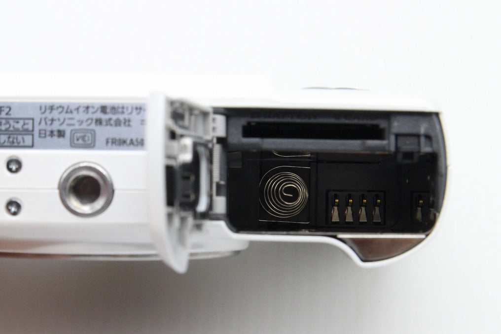 美品 Panasonic パナソニック LUMIX DMC-GF2 ボディ ミラーレス一眼カメラ ホワイト 元箱付 260131g