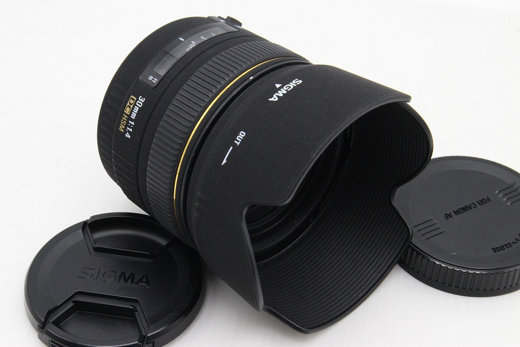 美品 SIGMA シグマ 30mm F1.4 EX DC HSM Canon キヤノン EFマウント APS-C 単焦点レンズ 元箱付 260129u