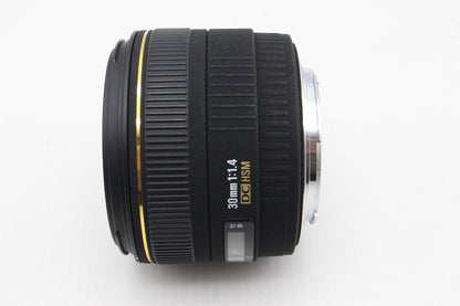 美品 SIGMA シグマ 30mm F1.4 EX DC HSM Canon キヤノン EFマウント APS-C 単焦点レンズ 元箱付 260129u