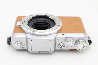 美品 Panasonic パナソニック LUMIX DMC-GF7 ボディ ミラーレス一眼カメラ ブラウン 260202b