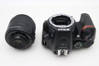 良品 Nikon ニコン D5500 ボディ + AF-S DX 18-55mm VR II レンズキット デジタル一眼レフカメラ 260131m