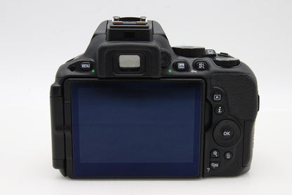 良品 Nikon ニコン D5500 ボディ + AF-S DX 18-55mm VR II レンズキット デジタル一眼レフカメラ 260131m