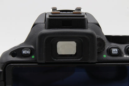 良品 Nikon ニコン D5500 ボディ + AF-S DX 18-55mm VR II レンズキット デジタル一眼レフカメラ 260131m