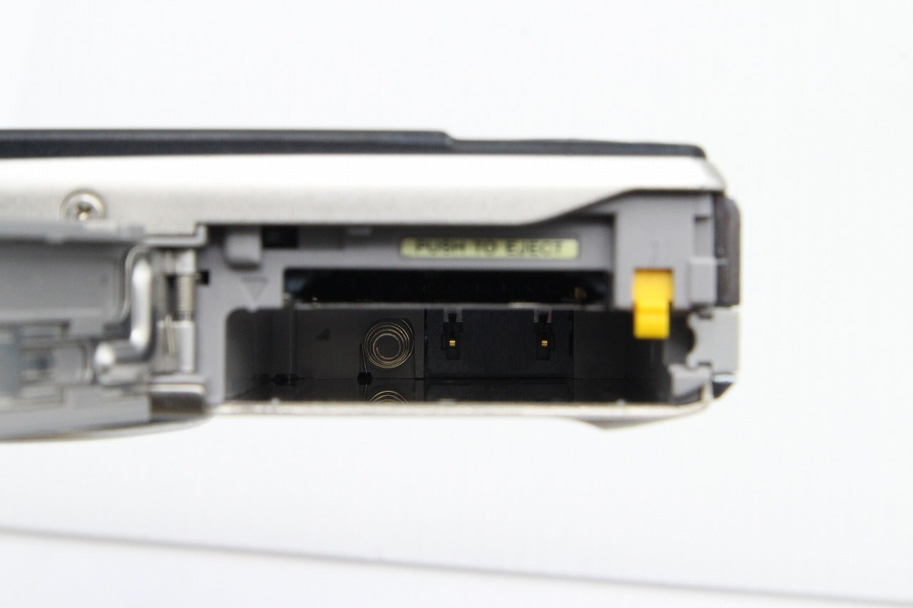 FUJIFILM フジフィルム FinePix F50fd コンパクトデジタルカメラ シルバー 元箱付 260203o