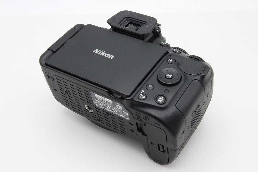美品 Nikon ニコン D5200 ボディ+ AF-S DX 18-55mm VR レンズキット デジタル一眼レフカメラ 260202g