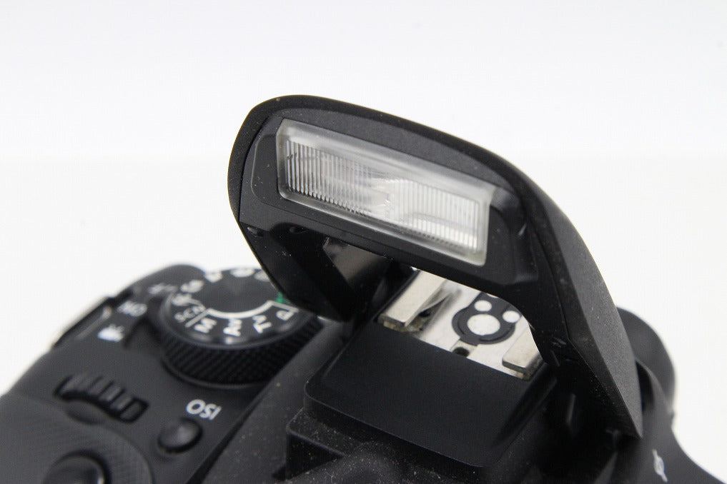 美品 Canon キヤノン EOS Kiss X7 ボディ + EF-S 18-55 IS STM レンズキット デジタル一眼レフカメラ 260202a