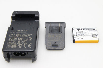 FUJIFILM フジフィルム FinePix XP30 コンパクトデジタルカメラ オレンジ 260203j