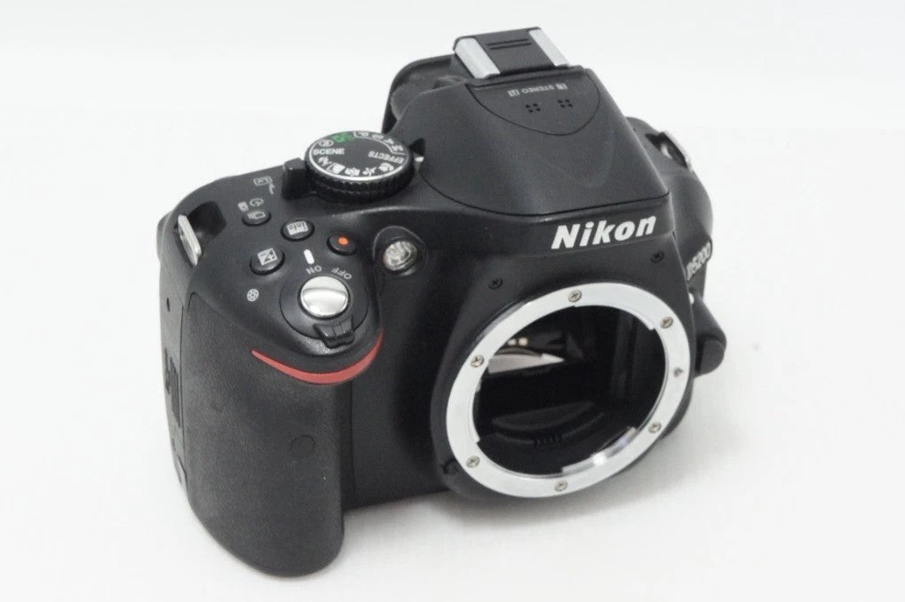 良品 Nikon ニコン D5200 ボディ デジタル一眼レフカメラ ブラック