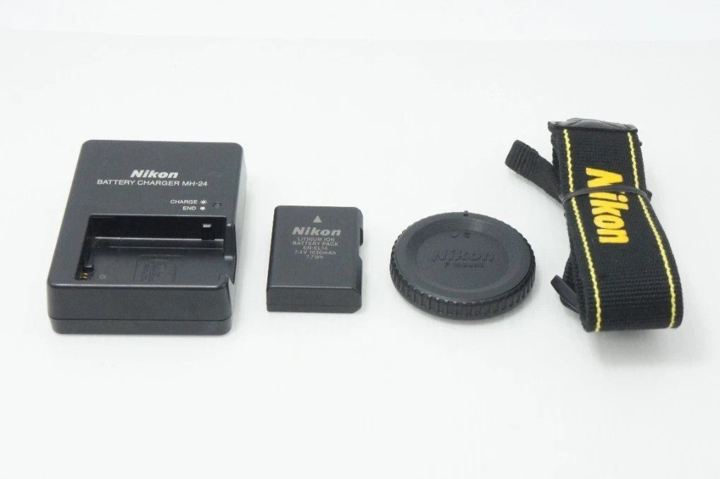 良品 Nikon ニコン D5200 ボディ デジタル一眼レフカメラ ブラック 260620z