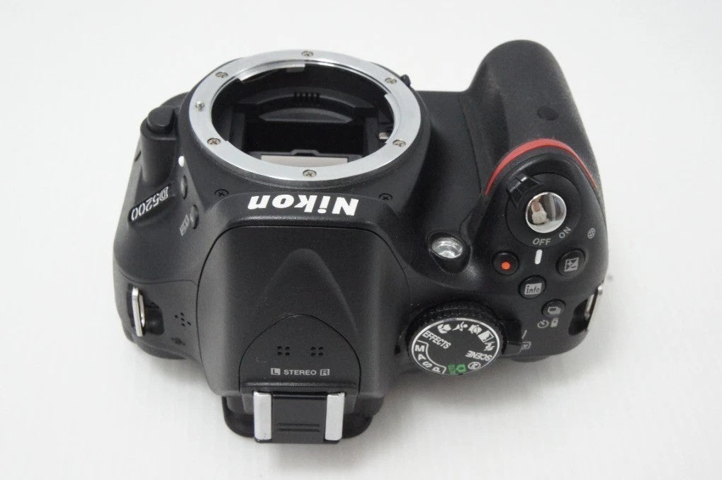 良品 Nikon ニコン D5200 ボディ デジタル一眼レフカメラ ブラック
